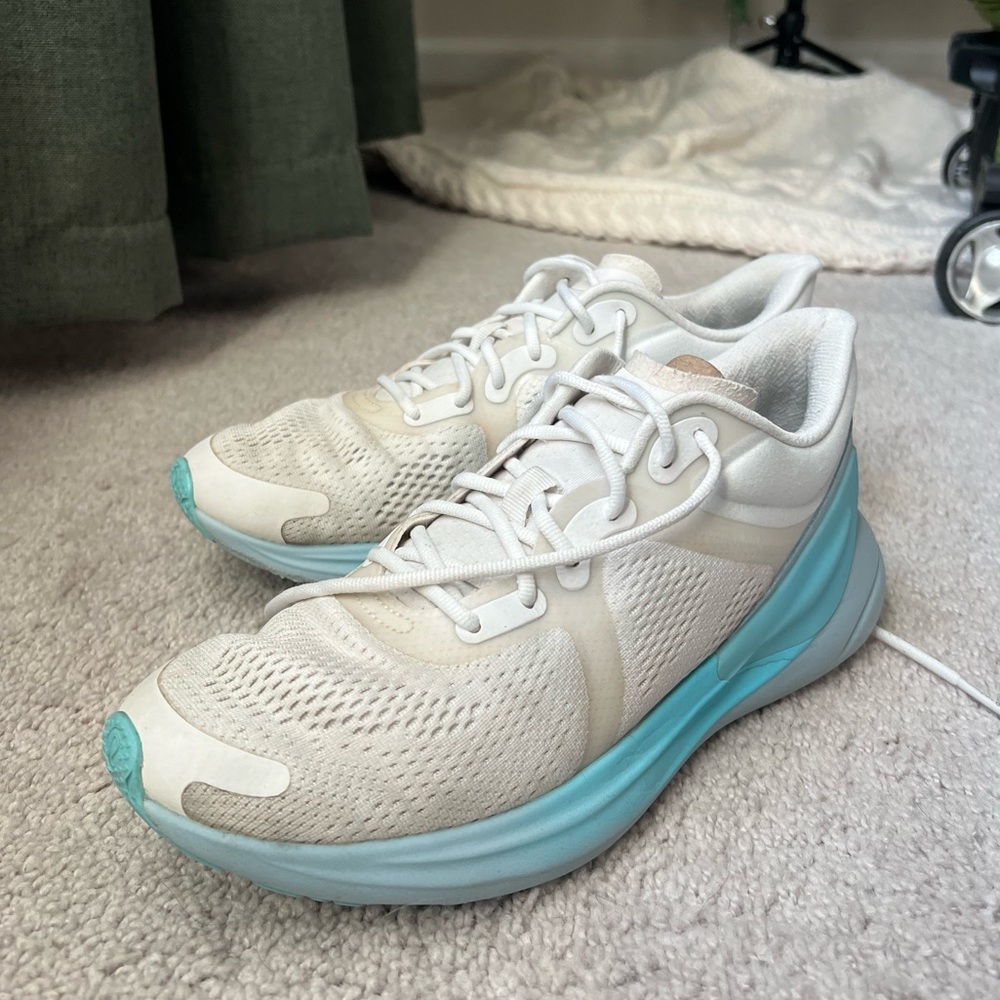 lululemon Blissfeel running shoes